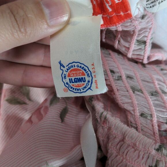 70's Pretty in Pink Vintage Prairie floral dress - Picture 9 of 10